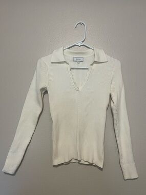 RIHOAS Cream Ribbed V-Neck Collared Sweater